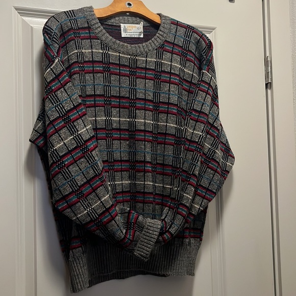 London Fog Sweater - Picture 4 of 5